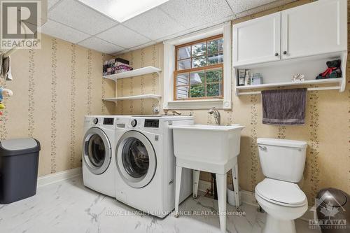 622 Rideau River Road, Montague, ON - Indoor Photo Showing Laundry Room