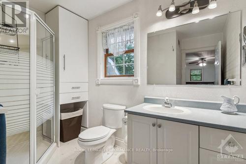 622 Rideau River Road, Montague, ON - Indoor Photo Showing Bathroom