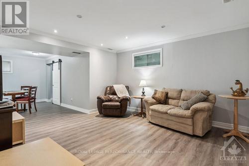 622 Rideau River Road, Montague, ON - Indoor Photo Showing Living Room