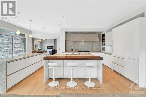 15 Camwood Crescent, Ottawa, ON - Indoor Photo Showing Kitchen With Upgraded Kitchen