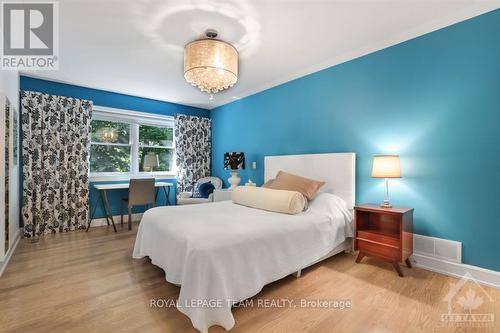 15 Camwood Crescent, Ottawa, ON - Indoor Photo Showing Bedroom