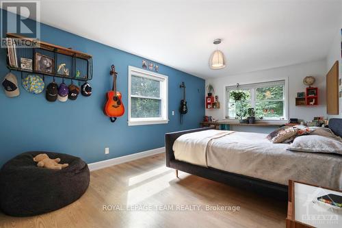 15 Camwood Crescent, Ottawa, ON - Indoor Photo Showing Bedroom