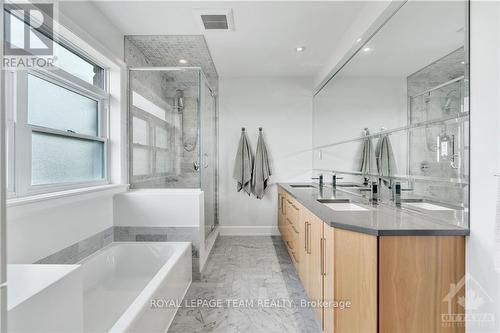 15 Camwood Crescent, Ottawa, ON - Indoor Photo Showing Bathroom