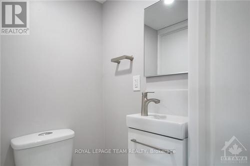 461-463 Booth Street, Ottawa, ON - Indoor Photo Showing Bathroom