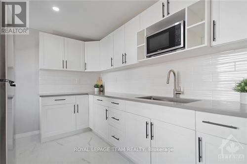 461-463 Booth Street, Ottawa, ON - Indoor Photo Showing Kitchen