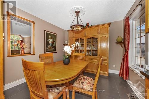 1694 Toulouse Crescent, Ottawa, ON - Indoor Photo Showing Dining Room