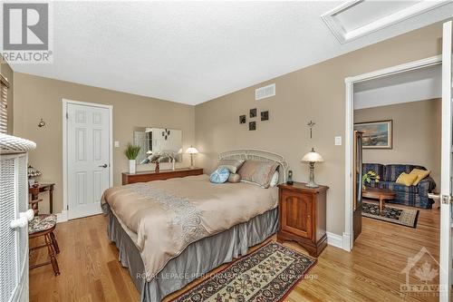 1694 Toulouse Crescent, Ottawa, ON - Indoor Photo Showing Bedroom