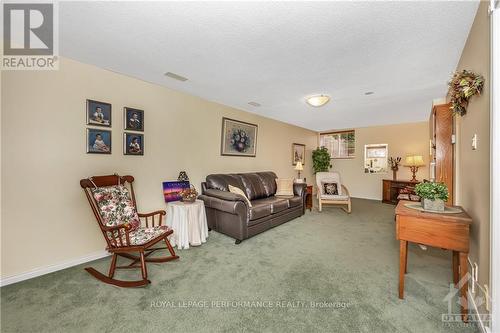 1694 Toulouse Crescent, Ottawa, ON - Indoor