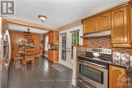 1694 Toulouse Crescent, Ottawa, ON - Indoor Photo Showing Kitchen