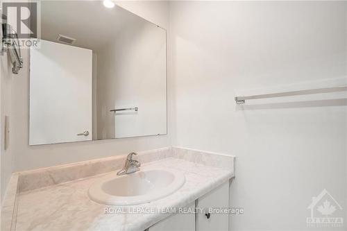 161 Huntridge, Ottawa, ON - Indoor Photo Showing Bathroom