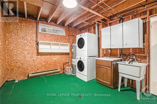 161 Huntridge, Ottawa, ON - Indoor Photo Showing Laundry Room