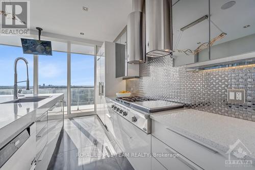 2101 - 111 Champagne Avenue, Ottawa, ON - Indoor Photo Showing Kitchen With Upgraded Kitchen