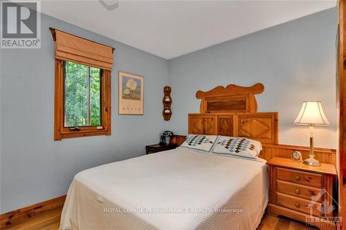 31 Viewmount Drive, Greater Madawaska, ON - Indoor Photo Showing Bedroom