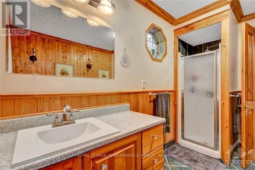 31 Viewmount Drive, Greater Madawaska, ON - Indoor Photo Showing Bathroom