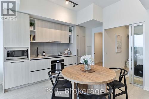 609 - 10 Graphophone Grove, Toronto, ON - Indoor