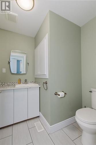 744 Devine Street, Sarnia, ON - Indoor Photo Showing Bathroom