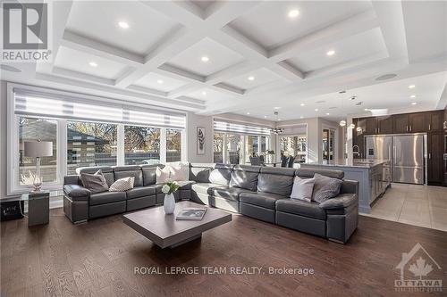 1670 Ortona Avenue, Ottawa, ON - Indoor Photo Showing Living Room