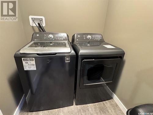 105 Hiller Drive, Air Ronge, SK - Indoor Photo Showing Laundry Room