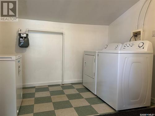 1171 106Th Street, North Battleford, SK - Indoor Photo Showing Laundry Room