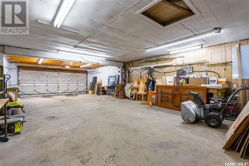 514 S Avenue N, Saskatoon, SK - Indoor Photo Showing Garage