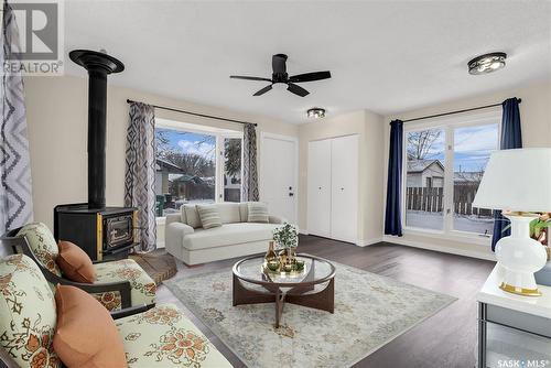 514 S Avenue N, Saskatoon, SK - Indoor Photo Showing Living Room With Fireplace