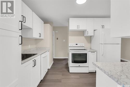 514 S Avenue N, Saskatoon, SK - Indoor Photo Showing Kitchen