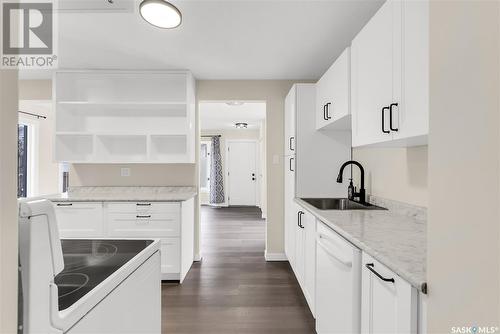 514 S Avenue N, Saskatoon, SK - Indoor Photo Showing Kitchen