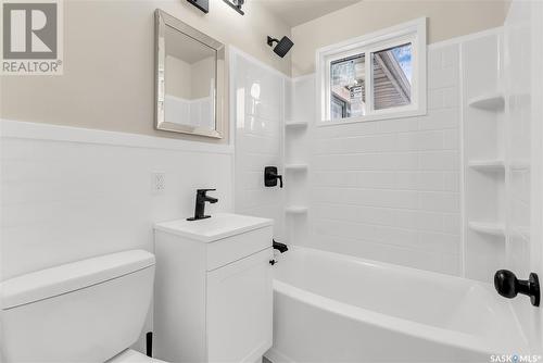 514 S Avenue N, Saskatoon, SK - Indoor Photo Showing Bathroom