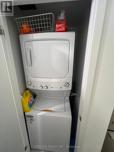 611 - 4065 Confederation Parkway, Mississauga, ON - Indoor Photo Showing Laundry Room