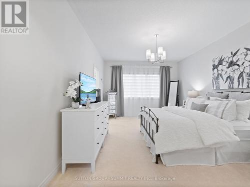 12 Great Falls Boulevard, Hamilton, ON - Indoor Photo Showing Bedroom