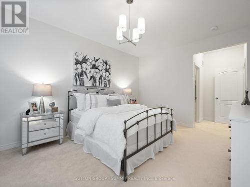 12 Great Falls Boulevard, Hamilton, ON - Indoor Photo Showing Bedroom