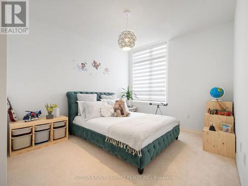 12 Great Falls Boulevard, Hamilton, ON - Indoor Photo Showing Bedroom