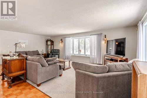 13 Davis Street, South River, ON - Indoor Photo Showing Living Room