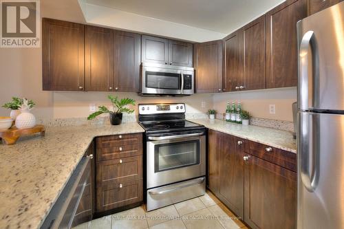 105 - 276 Eiwo Court, Waterloo, ON - Indoor Photo Showing Kitchen With Stainless Steel Kitchen