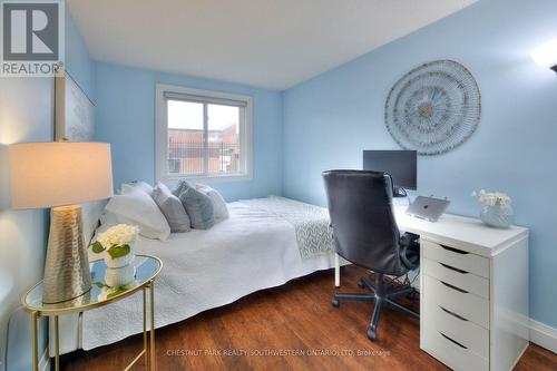 105 - 276 Eiwo Court, Waterloo, ON - Indoor Photo Showing Bedroom