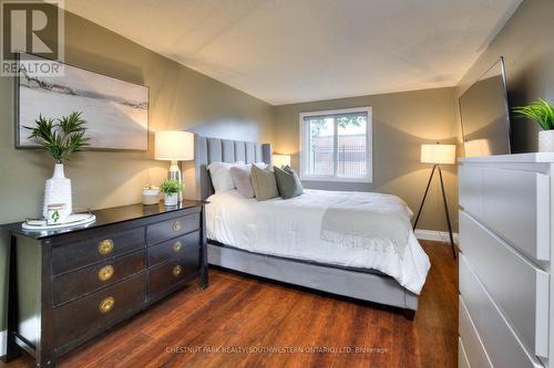 105 - 276 Eiwo Court, Waterloo, ON - Indoor Photo Showing Bedroom