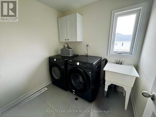 642 Lemay Grove, Peterborough, ON - Indoor Photo Showing Laundry Room