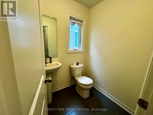 642 Lemay Grove, Peterborough, ON - Indoor Photo Showing Bathroom