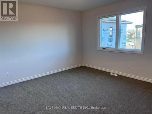 3262 Parker Avenue, Fort Erie, ON - Indoor Photo Showing Other Room