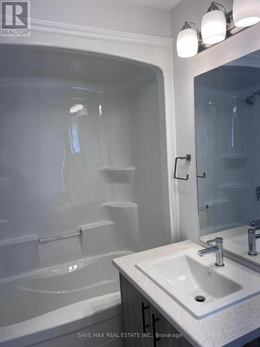 3262 Parker Avenue, Fort Erie, ON - Indoor Photo Showing Bathroom