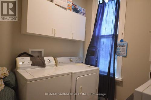 31 King Street E, Lambton Shores, ON - Indoor Photo Showing Laundry Room