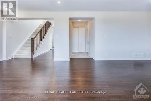 198 Conservancy Drive, Ottawa, ON - Indoor Photo Showing Other Room