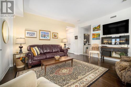 301 - 150 Guelph, Ottawa, ON - Indoor Photo Showing Living Room