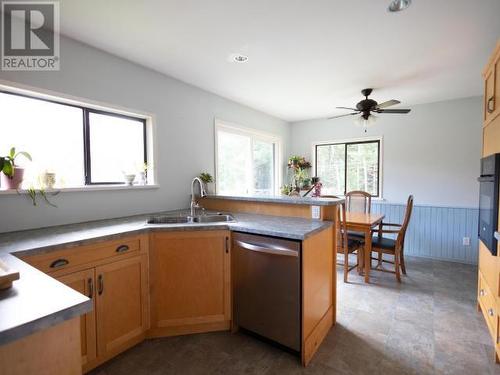 6530 Chilco Ave, Powell River, BC - Indoor Photo Showing Kitchen With Double Sink