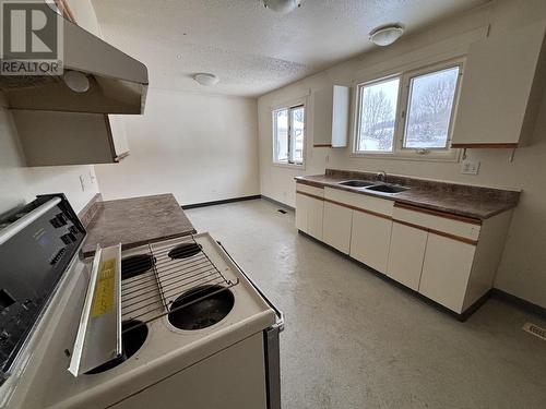 2380 Regents Crescent, Prince George, BC - Indoor Photo Showing Kitchen With Double Sink