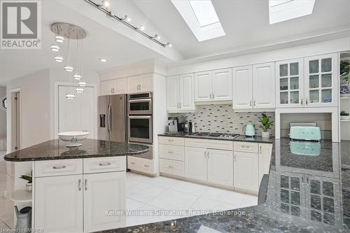 20 Craven Avenue, Burlington (Grindstone), ON - Indoor Photo Showing Kitchen With Upgraded Kitchen