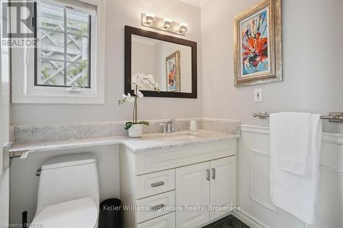 20 Craven Avenue, Burlington, ON - Indoor Photo Showing Bathroom