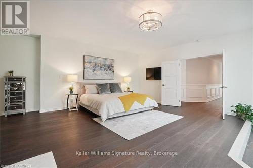 20 Craven Avenue, Burlington (Grindstone), ON - Indoor Photo Showing Bedroom