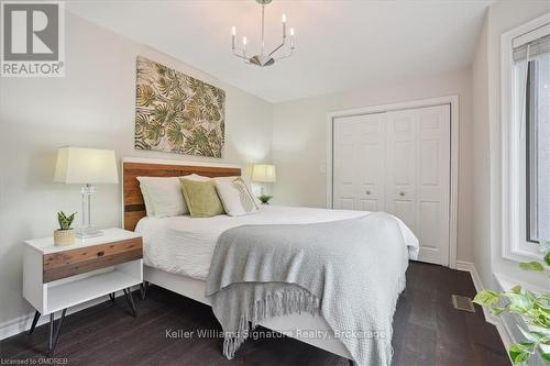 20 Craven Avenue, Burlington, ON - Indoor Photo Showing Bedroom