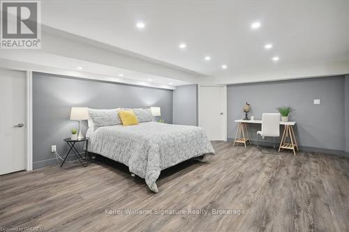 20 Craven Avenue, Burlington (Grindstone), ON - Indoor Photo Showing Bedroom